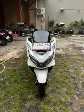 Honda PCX 160 cc CBS 2024 putih