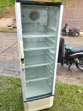 Show case Polytron 4 rak 5 susun dingin normal