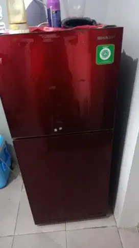 DIJUAL KULKAS SHARP 2 PINTU (FREEZER DAN PINTU BAWAH)