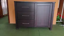 Lemari Kayu Serbaguna
