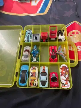hotwheels isi 14 + box kuning