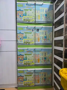 Lemari Plastik Karakter