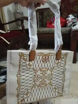 Tas tb, kulit tas baru lengkap dengan tag dan dust bag