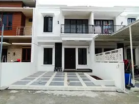 Rumah Siap Huni Model American Classic Murah di Depok, Nempel GDC