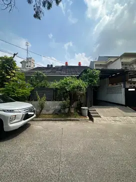 Rumah 2 Lantai Luas dan Nyaman di Jatiwaringin, Bekasi