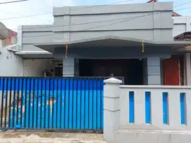 di jual rumah second  tanah luas harga terjangkau