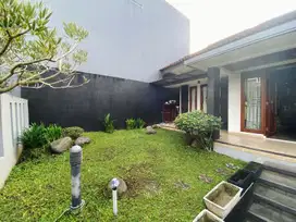 Rumah di Setra Duta