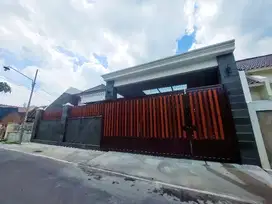 rumah baru mewah siap huni tengah kota solo di stadion manahan