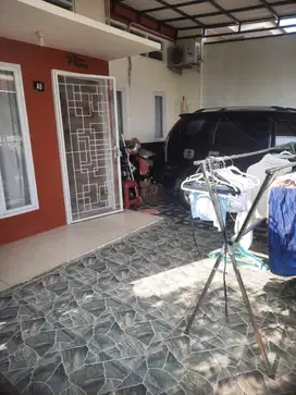 DIJUAL RUMAH SECOND RAPI (TIDAK PERLU RENOV LAGI)