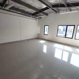 GUDANG TAMAN TEKNO BSD ADA MEZZANINE 2 LT RAPI BISA SEWA 1 ATAU 2 UNIT