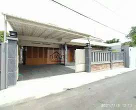 Rumah mewah tengah kota banjarsari solo