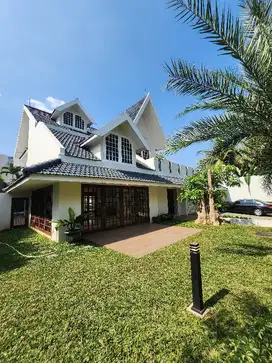 Rumah Mewah Area Simprug golf