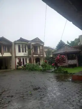 Dijual Villa di Cisarua, Bogor Luas 1000m2, dekat Cimory, Taman safari