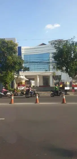 DISEWAKAN GEDUNG SERBAGUNA  ATAU KANTOR  DI PUSAT KOTA SEMARANG