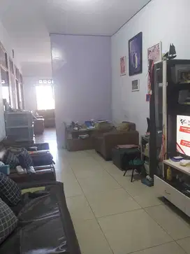 Dijual Rumah 2 lantai di Taman Kopo Indah II