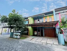 rumah 2lt cluster satpam tengah kota Manahan dekat Stadion