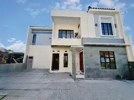 rumah 2lt cluster tengah kota solo dekat pasar nusukan