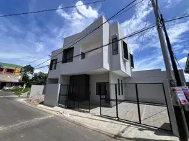 DIJUAL RUMAH MEWAH DI CIJANTUNG JAKARTA TIMUR STRATEGIS