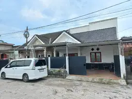 DIJUAL RUMAH KOMPLEK VILLA ARAFURU PUSRI PALEMBANG