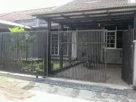 Dijual rumah di Komplek Kembar