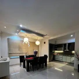Sutra Onyx Rumah 3 Lantai Lebar 12 Hadap Timur Furnish