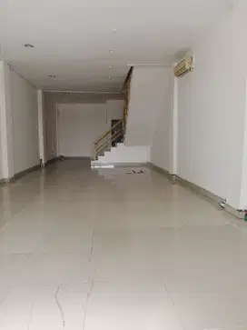 Disewakan Ruko Komplek  Roxy Mas 4 lantai