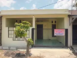 rumah di jalan utama Perumahan bisa buat usaha