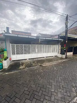 Rumah Strategis 20m ke raya Danau Bratan Kerinci Danau Toba