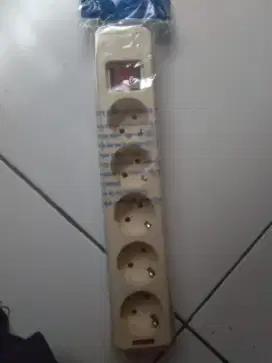 Stop kontak + saklar 5 lubang tnp kabel