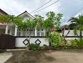 Dijual Villa Modern Lokasi Strategis di Jimbaran.