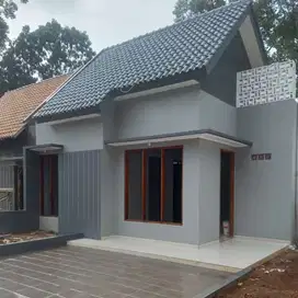 Rumah Baru Siap Huni Lokasi Strategis. Free AC