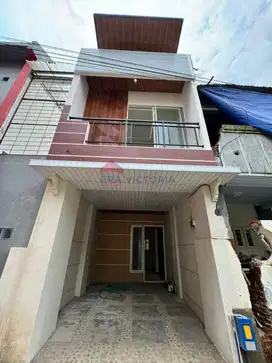 Rumah Baru minimalis modern dekat pusat belanja