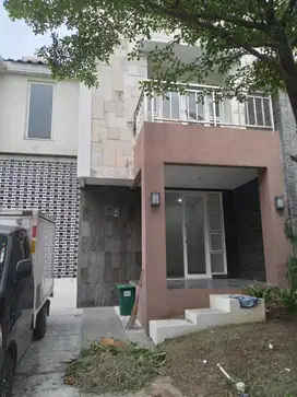 Rumah 2 lantai di Cluster Centronia Sentul City