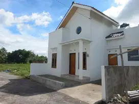 RUMAH MODERN DI MENURAN BAKI LOKASI SETRATEGIS SELATAN SOLO BARU