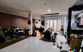 DIJUAL RUMAH 2 LANTAI TURUN HARGA DI CLUSTER TENGAH KOTA WISATA!