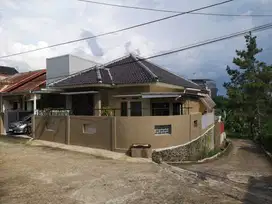 Rumah di Lembah Permai Hanjuang Cimahi, Bagus Posisi Hook