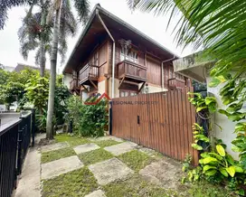 Rumah kayu jati klasik di pejaten,jakarta selatan