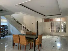 Rumah 2 lantai Posisi Hook di Buah Batu Bandung Kota