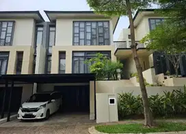 Dijual Rumah dengan Private Pool di Nava Park BSD City