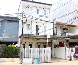 Kos White House Kelapa Gading