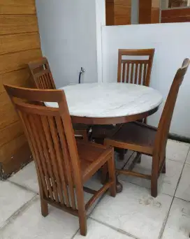 Meja Makan Kayu Jati Tua Alas Marmer lengkap Kursi