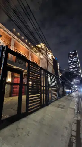 Rumah Gedung Bangunan Baru Siap Untuk Usaha Atau Kantor