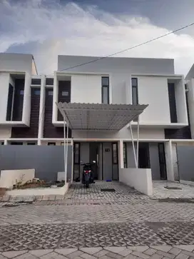 DIJUAL RUMAH 2 LANTAI MINIMALIS GRESIK