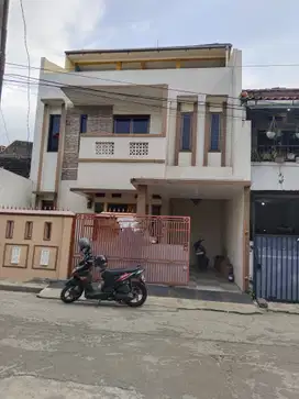 MURAH Rumah minimalis 2 lantai harga 930 di Margahayu buahbatu Bandung