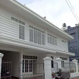 Rumah megah dua lantai Arcamanik Guruminda Bandung