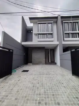 Manyar-Bisa KPR‼️Jual Rumah Baru dekat Pakuwon City
