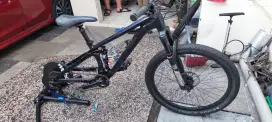 Sepeda polygon Trid ZZ dan wahoo kickr