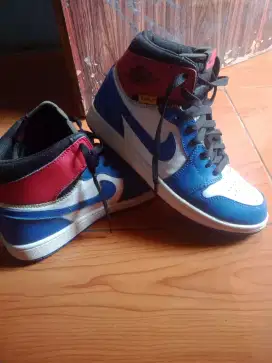 Di jual sepatu Nike air Jordan retro high 1