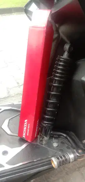 Jual shockbreaker belakang Vario 160