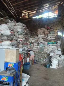 Di butuhkan bagian sortir beling kaca dan packing.